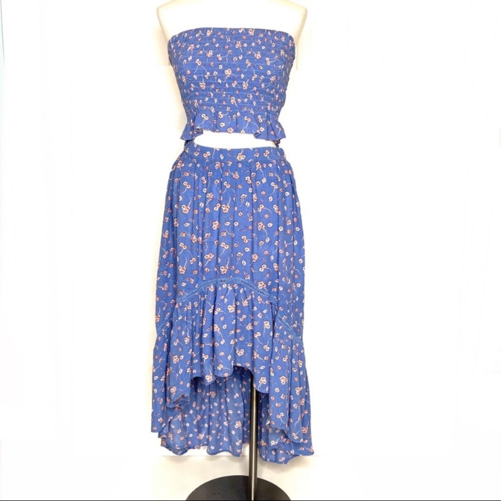 American Eagle High/Low Blue Floral Skirt and Smocked Top